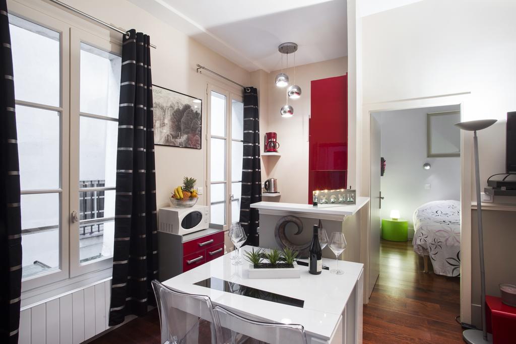 Rosiers Apartment Paris